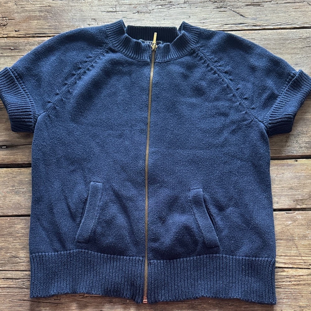 EUC women’s size medium zipper sweater
